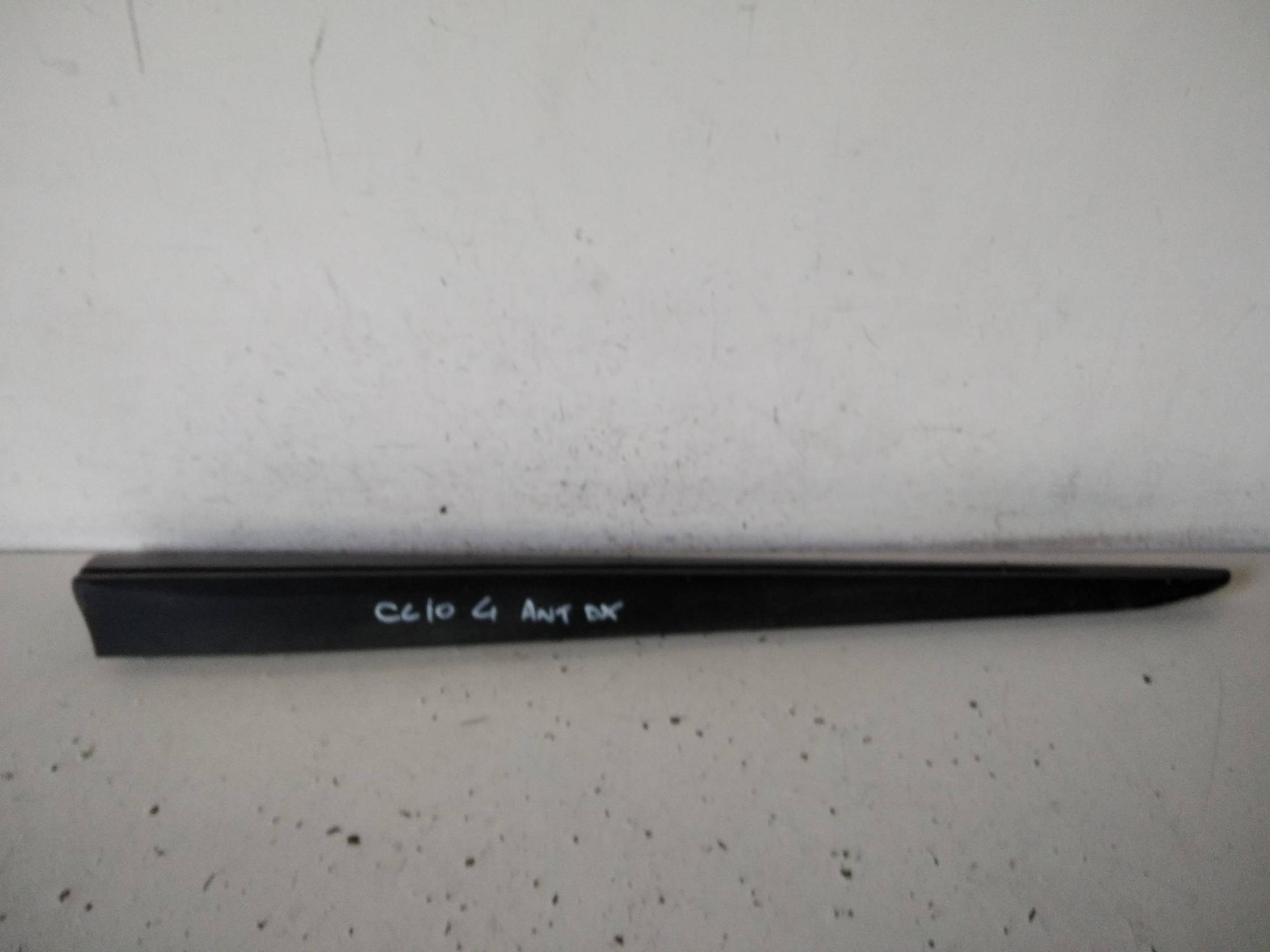 Modanatura porta ant. dx.